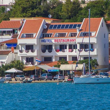 House Hotel Plava Laguna Tisno Exterior foto