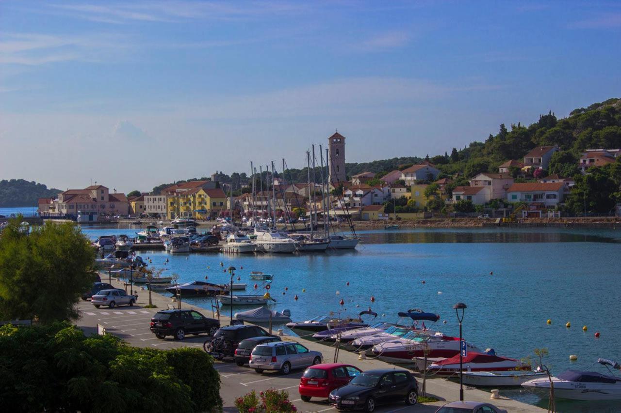 House Hotel Plava Laguna Tisno Zimmer foto