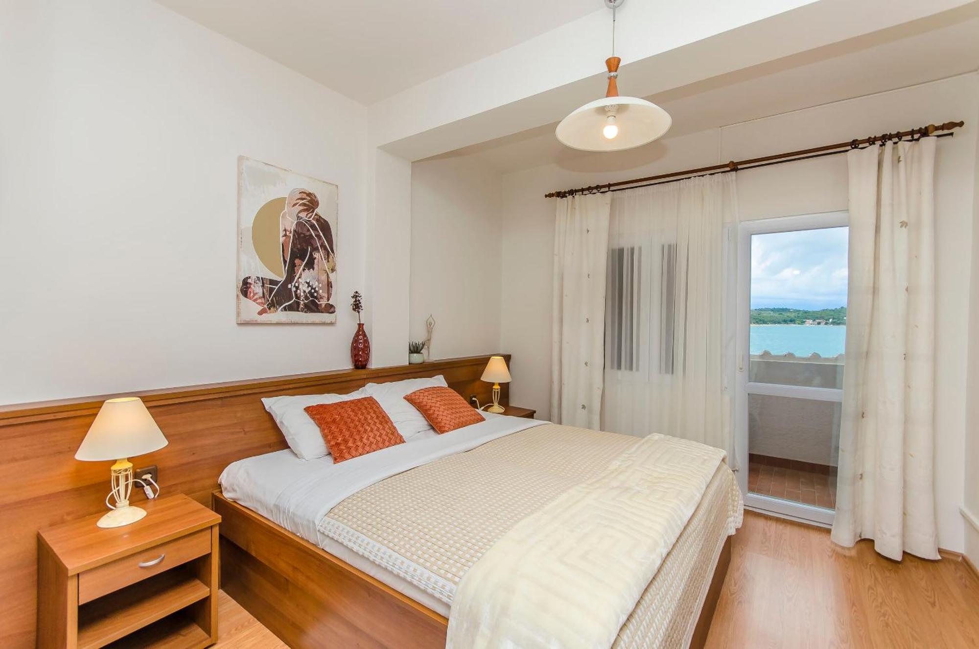 House Hotel Plava Laguna Tisno Exterior foto