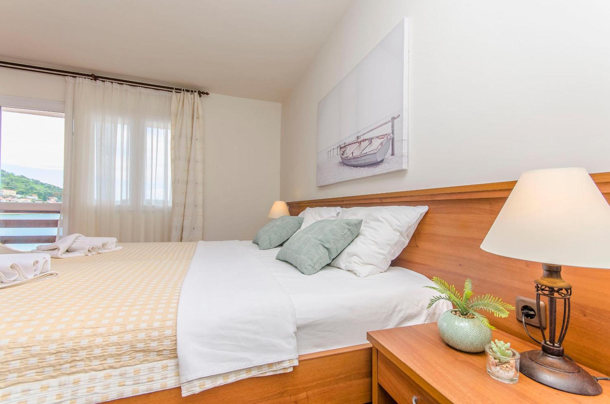 House Hotel Plava Laguna Tisno Exterior foto