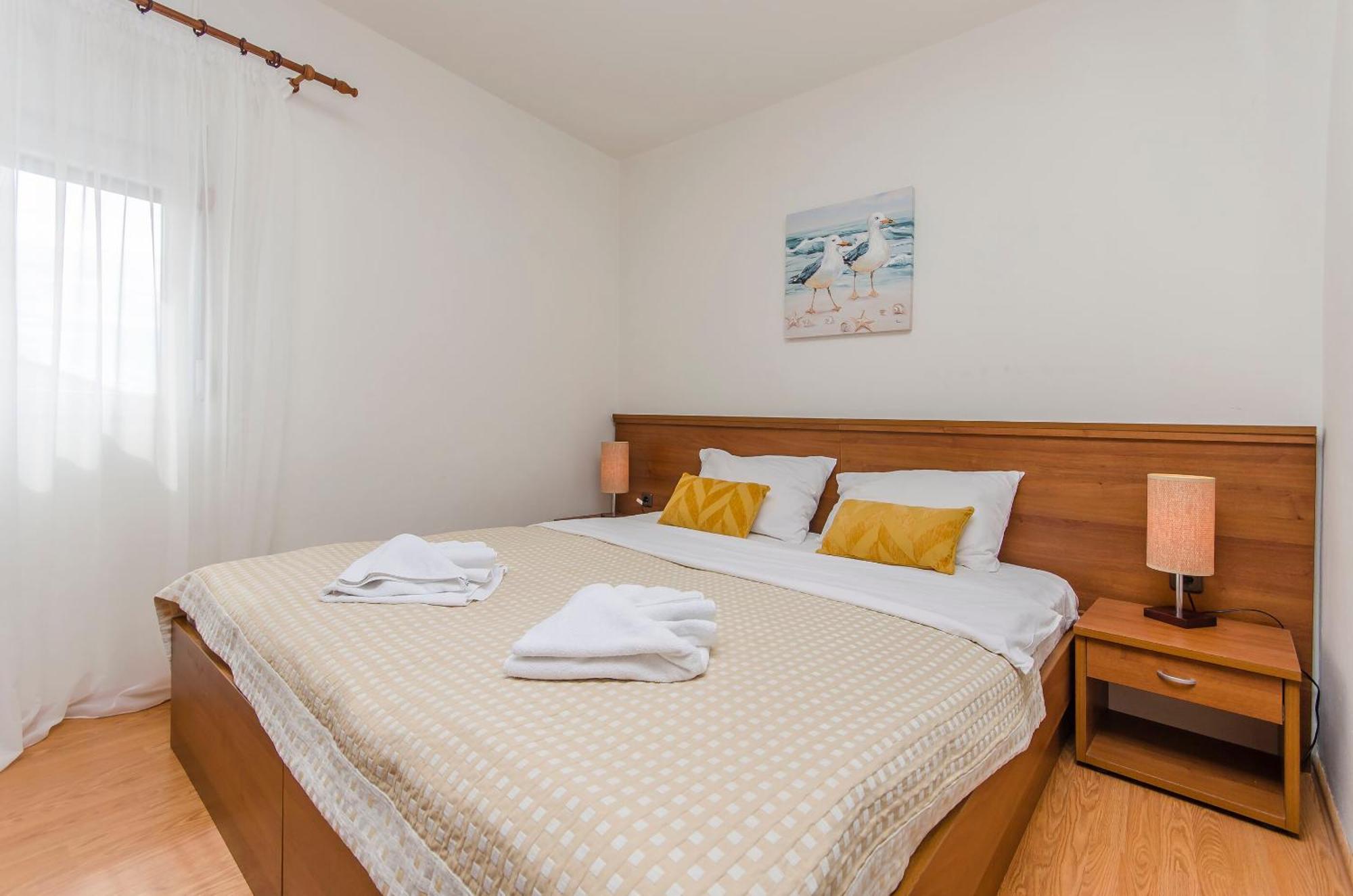 House Hotel Plava Laguna Tisno Exterior foto