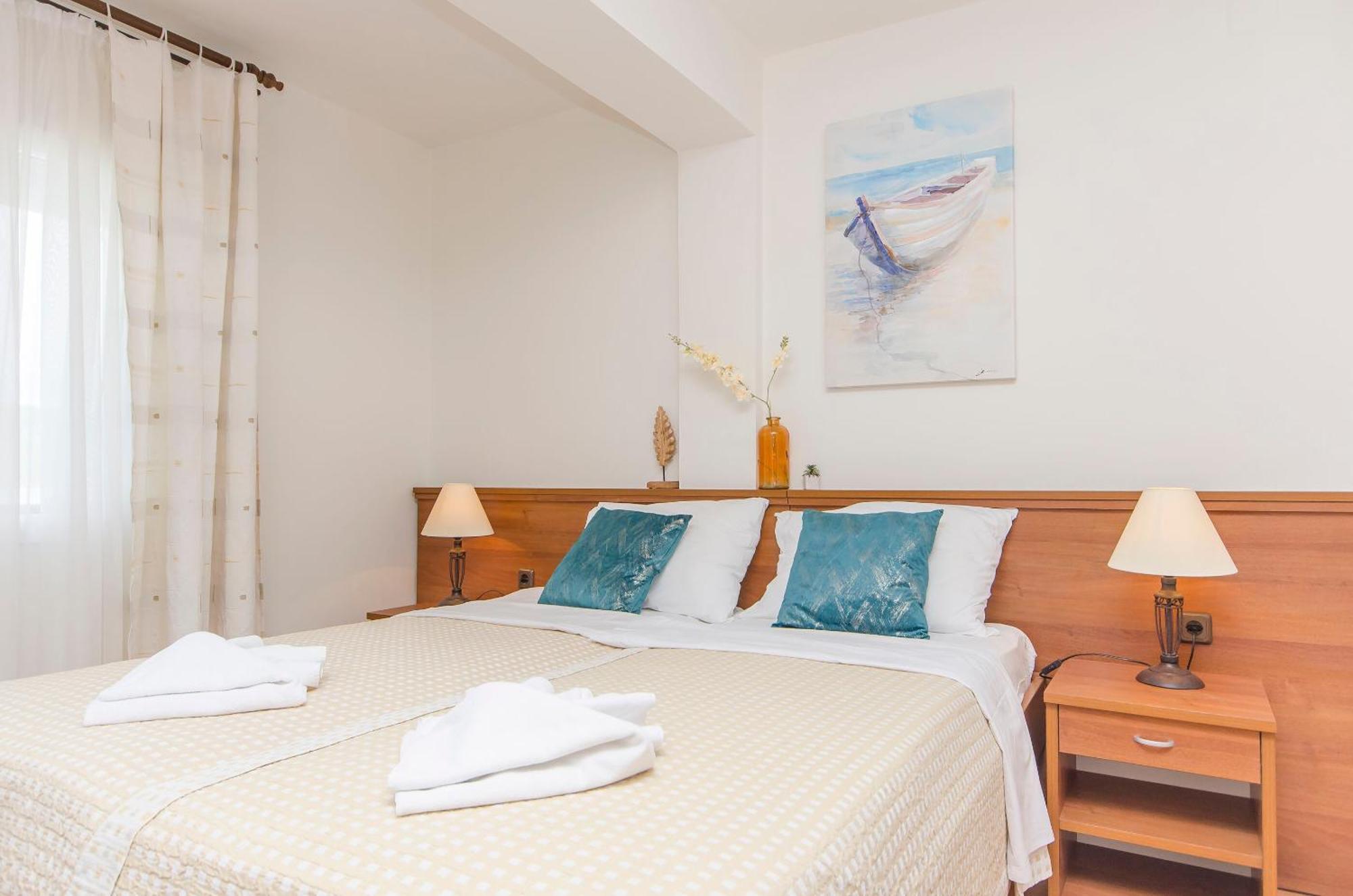 House Hotel Plava Laguna Tisno Exterior foto