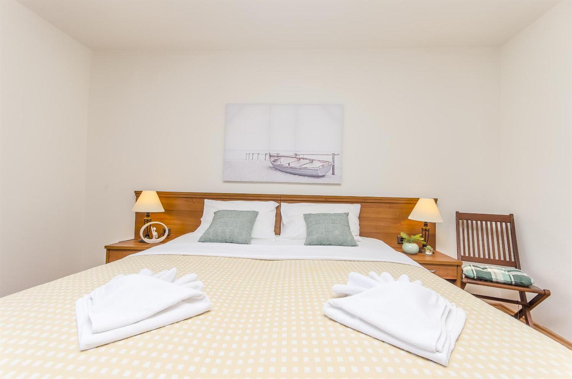 House Hotel Plava Laguna Tisno Exterior foto