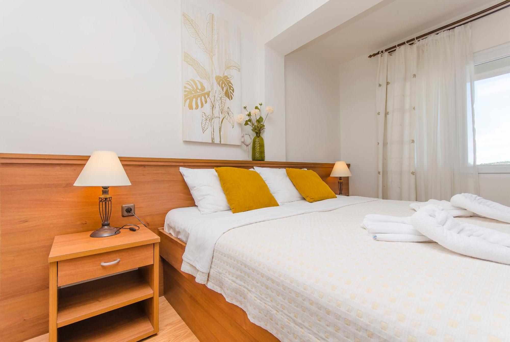House Hotel Plava Laguna Tisno Exterior foto