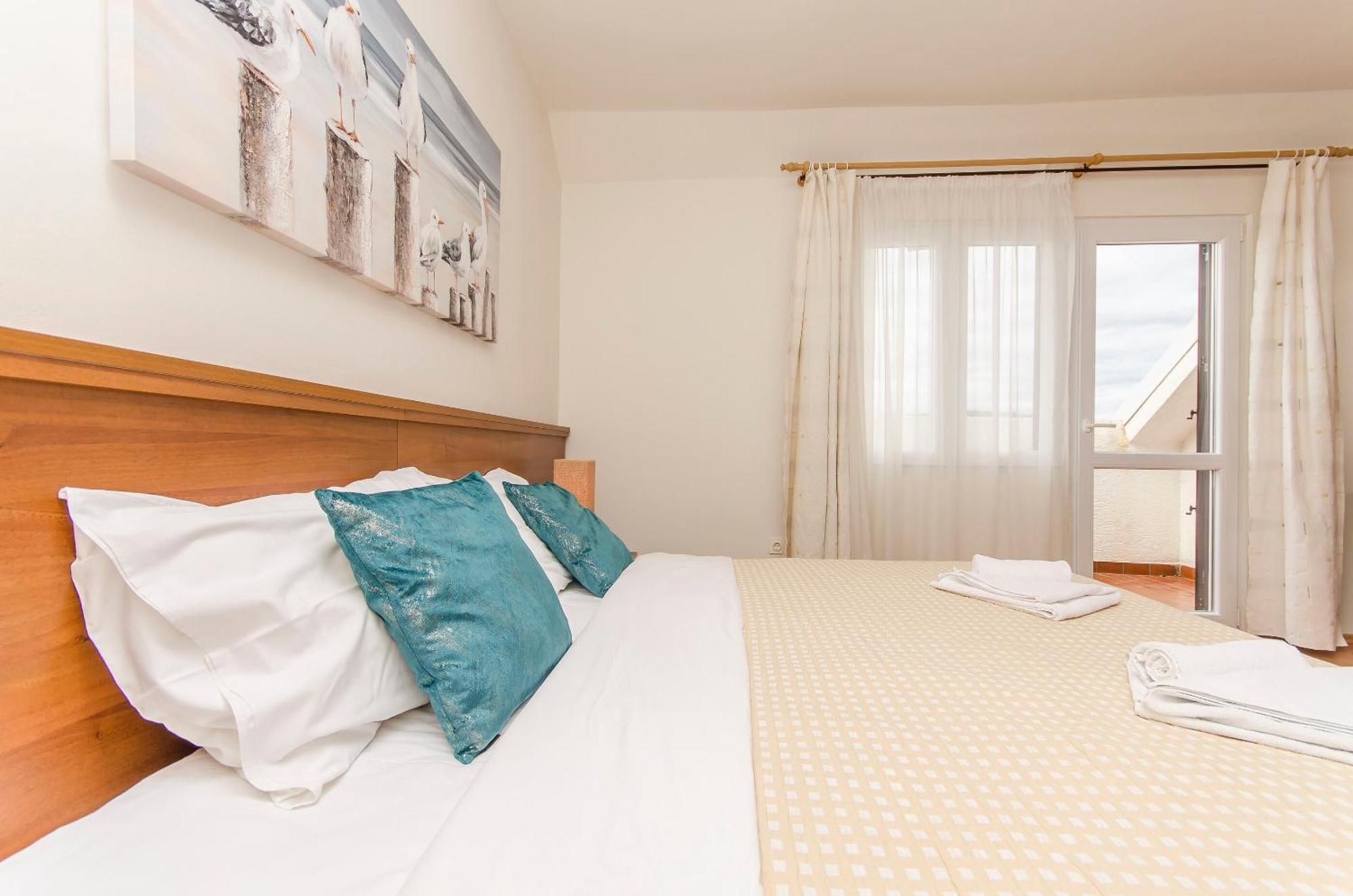 House Hotel Plava Laguna Tisno Exterior foto